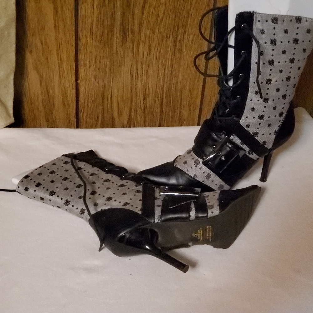 Shoes sizes 5.5 to 6.0